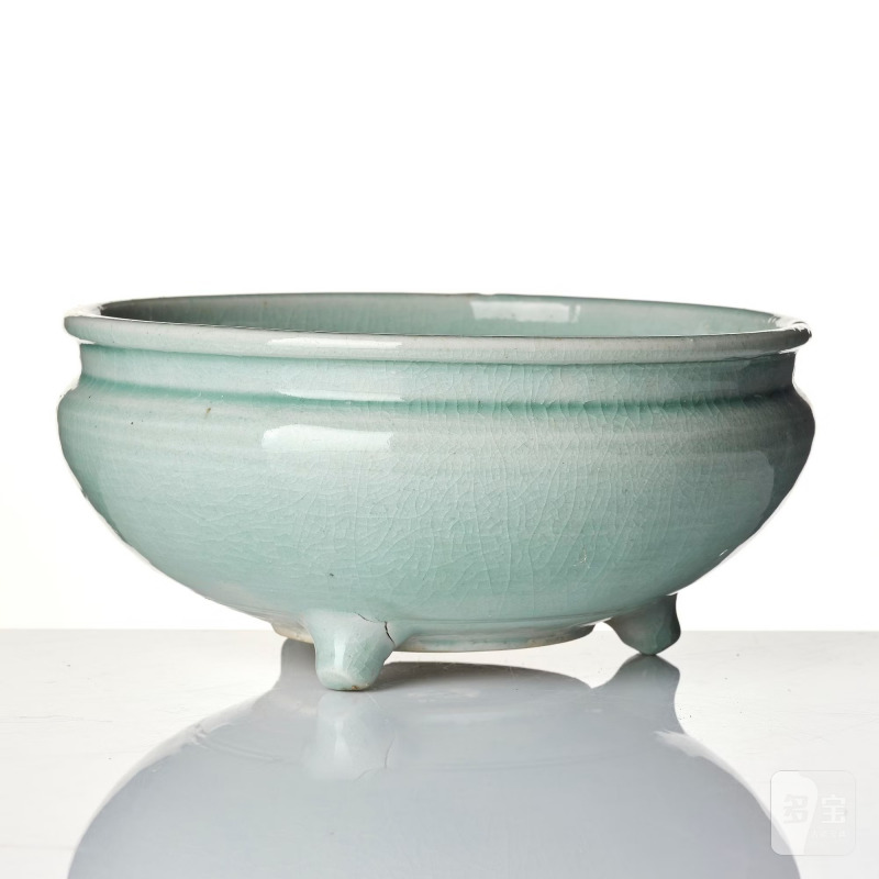 A pale celadon glazed tripod censer, - 图2